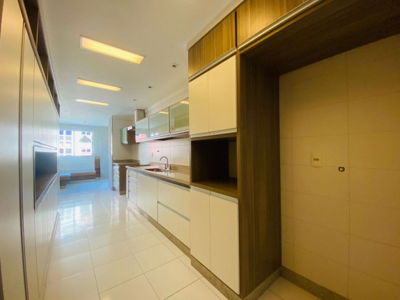 Imagem Apartamento com 3 Quartos à Venda, 180 m² em Várzea - Teresópolis