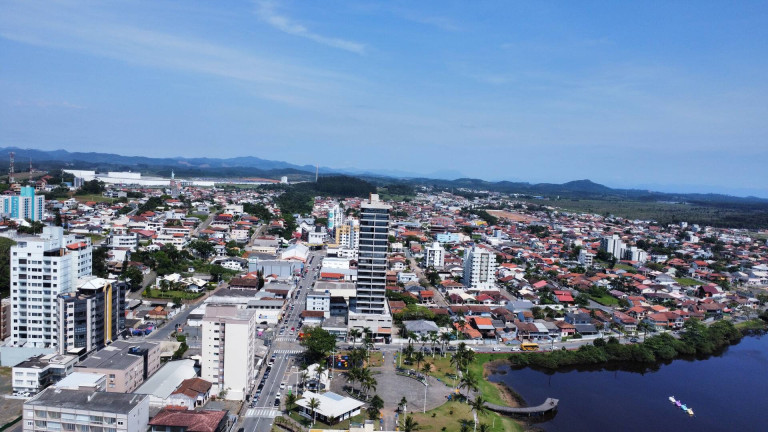 Imagem Apartamento com 3 Quartos à Venda, 145 m² em Centro - Barra Velha