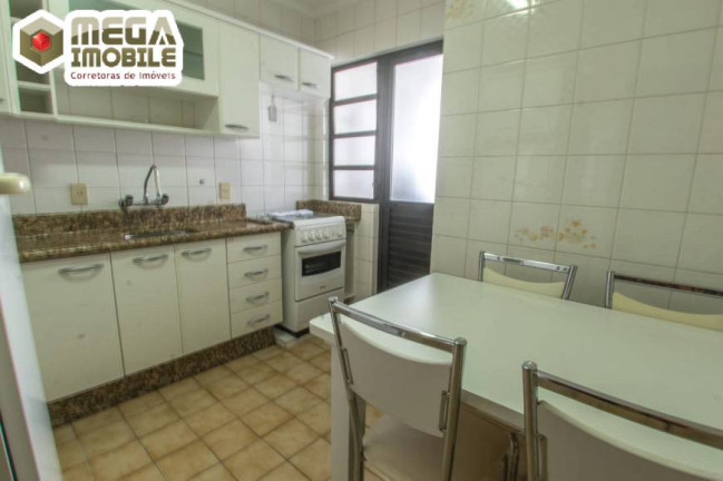 Imagem Apartamento com 2 Quartos à Venda, 77 m² em Centro - Florianópolis