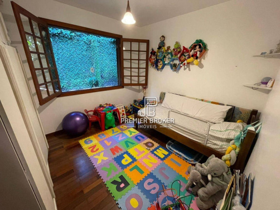 Imagem Casa com 5 Quartos à Venda, 268 m² em Granja Guarani - Teresópolis