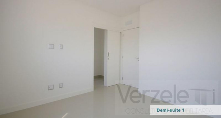 Imagem Apartamento com 4 Quartos à Venda, 137 m² em Centro - Balneário Camboriú