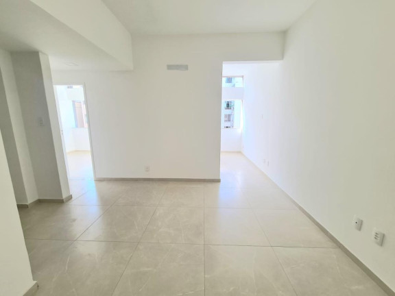 Imagem Apartamento com 2 Quartos à Venda, 60 m² em Copacabana - Rio De Janeiro