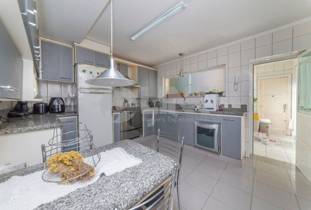 Apartamento com 3 Quartos à Venda, 190 m² em Moinhos De Vento - Porto Alegre