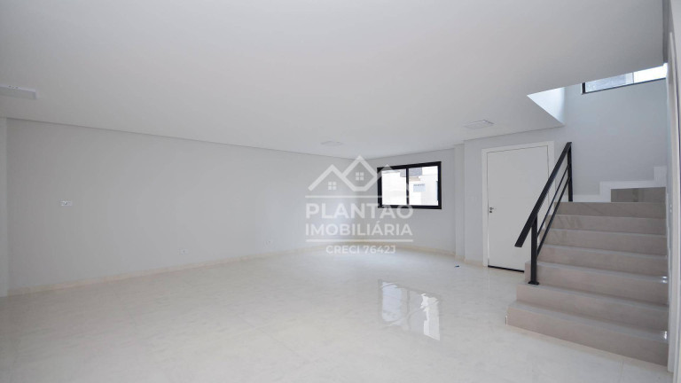 Foto do imóvel: Sobrado com 3 Quartos à Venda, 105 m² em Uberaba - Curitiba