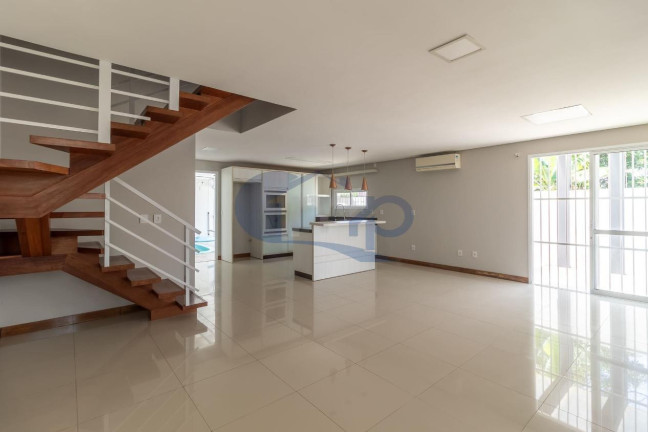 Imagem Casa com 3 Quartos à Venda, 200 m² em Centenário - Torres