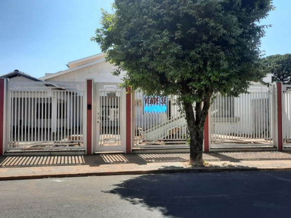 Imagem Casa com 4 Quartos à Venda, 483 m² em Centro - Guararapes