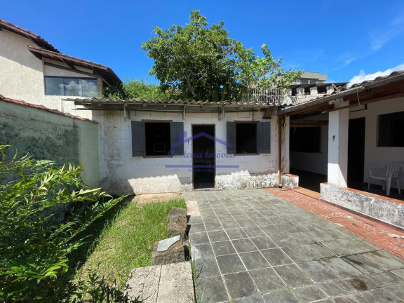 Imagem Casa com 4 Quartos à Venda, 185 m² em Centro - Ubatuba