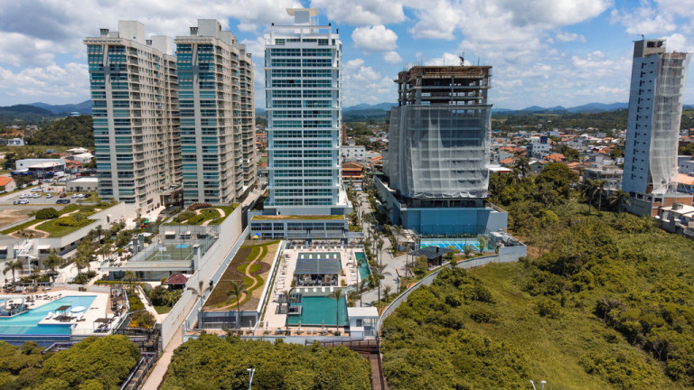 Imagem Apartamento com 5 Quartos à Venda, 302 m² em Itacolomi - Balneário Piçarras