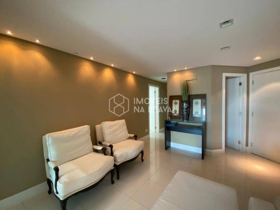 Imagem Apartamento com 3 Quartos para Alugar, 121 m² em Centro - Balneário Camboriú