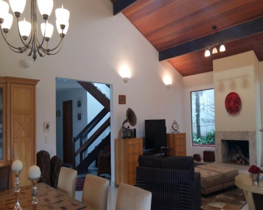 Imagem Casa com 4 Quartos à Venda, 320 m² em Vila Santista - Atibaia