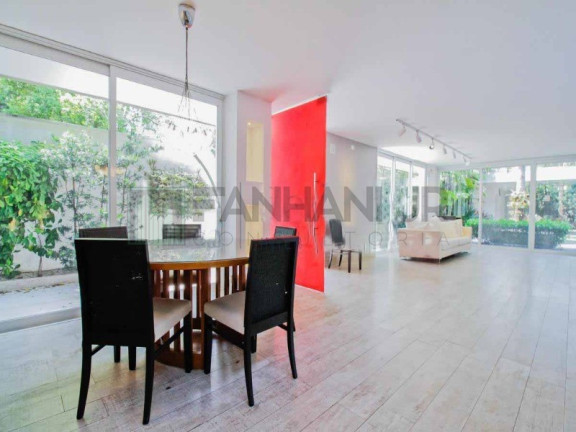 Casa com 3 Quartos à Venda, 334 m² em Jardim Europa - São Paulo