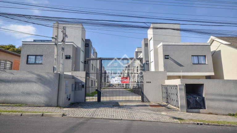 Foto do imóvel: Sobrado com 3 Quartos à Venda, 105 m² em Uberaba - Curitiba