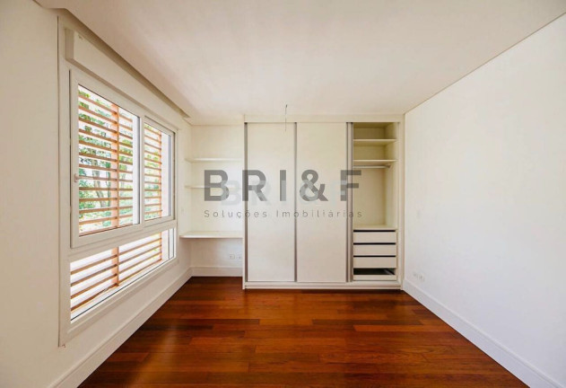 Casa com 4 Quartos à Venda, 520 m² em Granja Julieta - São Paulo