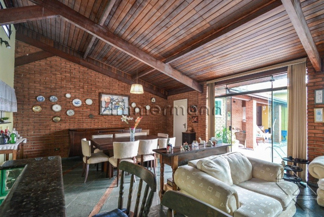 Casa com 4 Quartos à Venda, 290 m² em Campo Belo - São Paulo