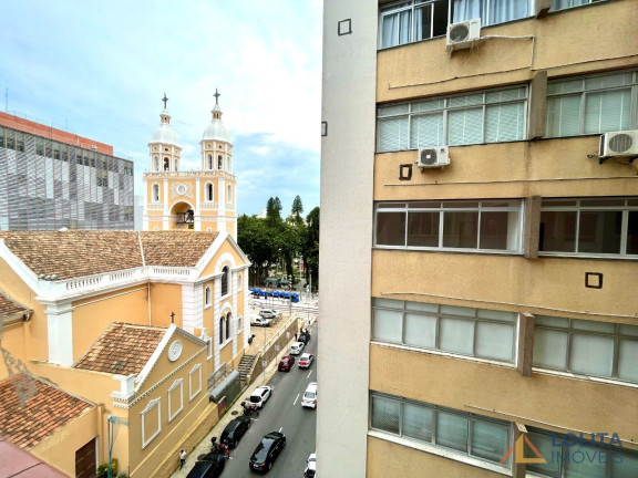 Imagem Apartamento com 2 Quartos à Venda, 65 m² em Centro - Florianopolis