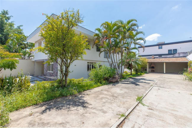 Casa com 4 Quartos à Venda,  em Moema - São Paulo