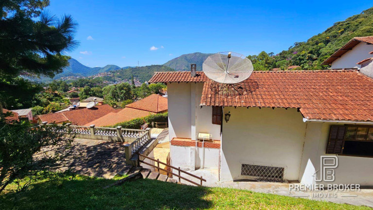 Imagem Casa com 5 Quartos à Venda, 300 m² em Iucas - Teresópolis
