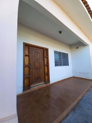 Imagem Casa com 3 Quartos à Venda, 176 m² em Centro - Guararapes