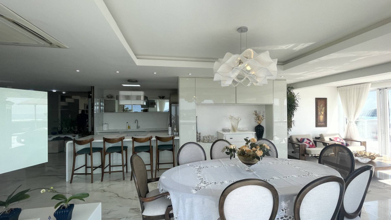 Imagem Apartamento com 4 Quartos à Venda, 280 m² em Canasvieiras - Florianópolis