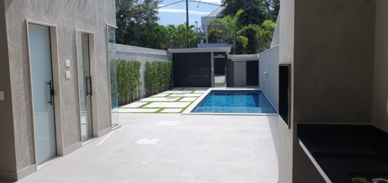 Casa com 4 Quartos à Venda, 320 m² em Barra Da Tijuca - Rio De Janeiro