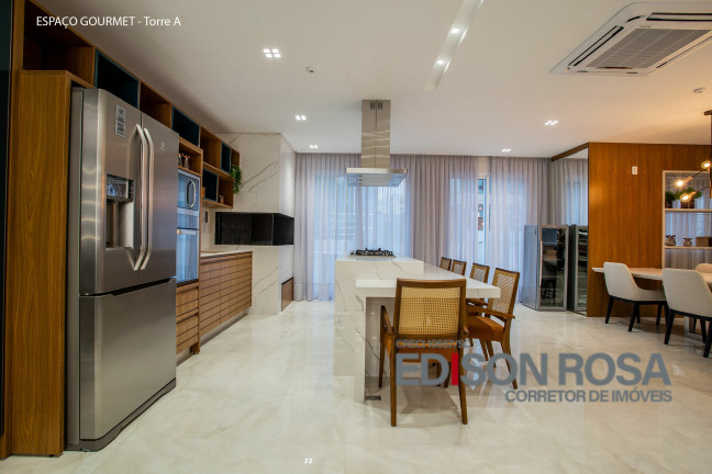 Imagem Apartamento com 2 Quartos à Venda, 95 m² em Centro - Florianópolis
