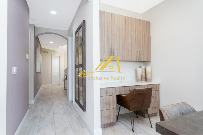 Imagem Casa com 6 Quartos à Venda, 387 m² em Kissimmee - Orlando