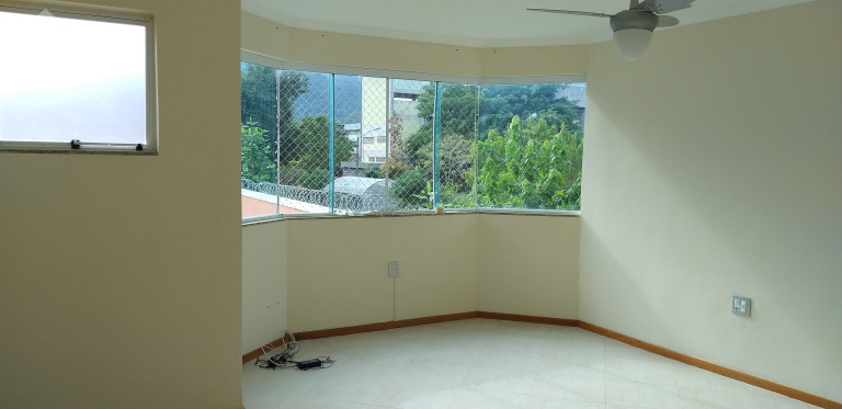 Imagem Casa com 4 Quartos à Venda, 275 m² em Vargem Pequena - Rio De Janeiro