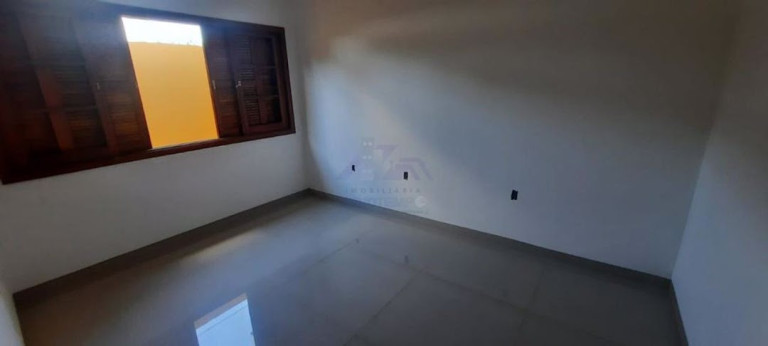 Imagem Casa com 4 Quartos à Venda, 483 m² em Centro - Guararapes