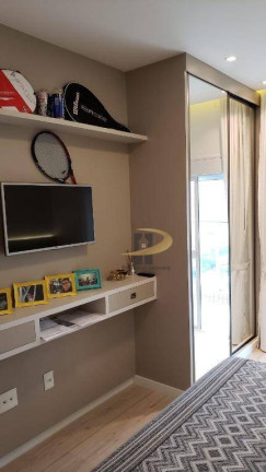 Imagem Apartamento com 3 Quartos à Venda, 206 m² em Pompéia - Santos