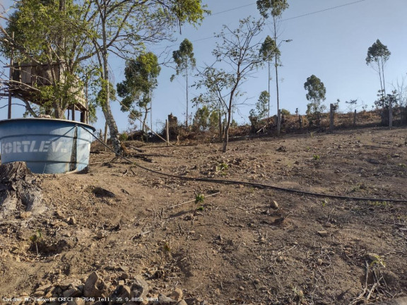 Imagem Chácara com 3 Quartos à Venda, 23.900 m² em Zona Rural - Caldas