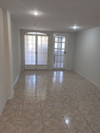 Imagem Casa com 2 Quartos à Venda, 107 m² em Jardim Amália - Volta Redonda