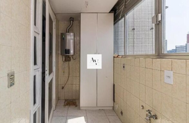 Apartamento com 3 Quartos à Venda, 135 m² em Moinhos De Vento - Porto Alegre