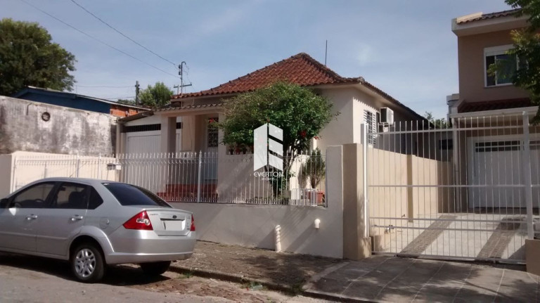 Imagem Casa com 3 Quartos à Venda, 300 m² em Menino Jesus - Santa Maria
