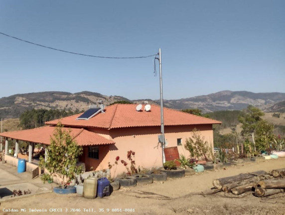 Imagem Chácara com 3 Quartos à Venda, 23.900 m² em Zona Rural - Caldas