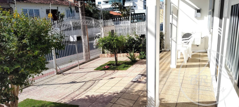 Imagem Casa com 3 Quartos à Venda, 165 m² em Barreiros - São José