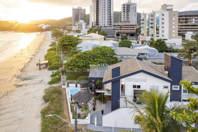 Imagem Casa com 3 Quartos para Alugar ou Temporada, 180 m² em Balneário Perequê - Porto Belo