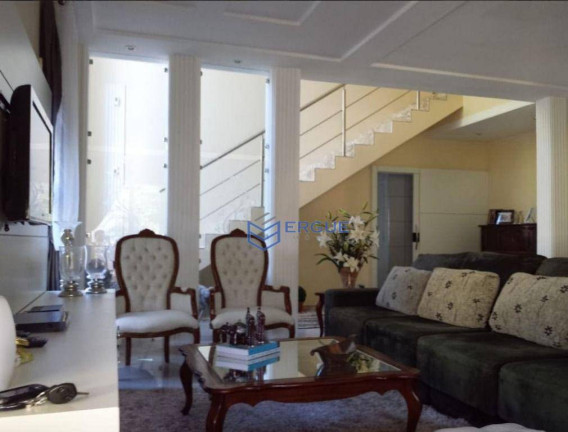 Casa com 4 Quartos à Venda, 284 m² em Sapiranga - Fortaleza