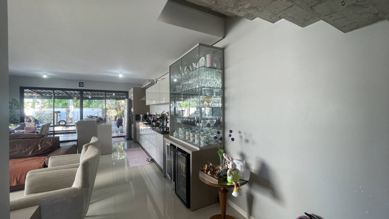 Imagem Casa com 3 Quartos à Venda, 215 m² em Cachoeira Do Bom Jesus - Florianópolis