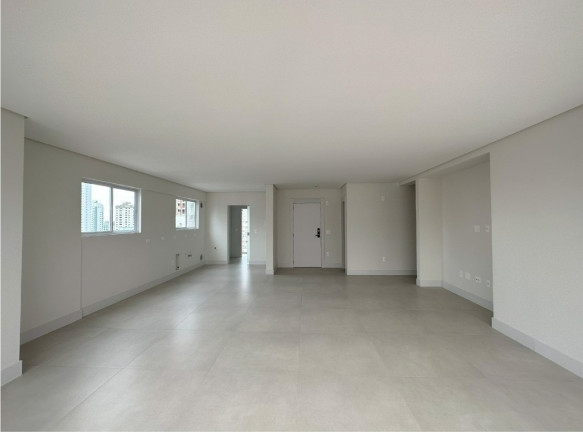 Imagem Apartamento com 3 Quartos à Venda, 189 m² em Centro - Balneário Camboriú