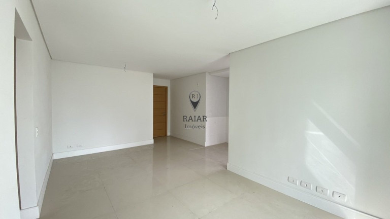 Imagem Apartamento com 2 Quartos à Venda,  em Champagnat - Curitiba