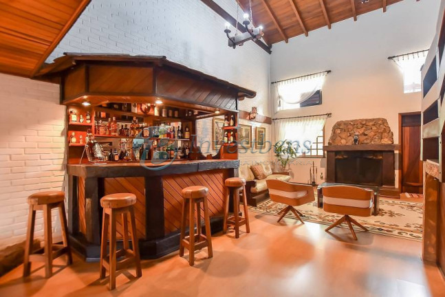 Imagem Casa com 5 Quartos à Venda, 480 m² em Ahú - Curitiba