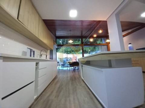 Imagem Casa de Condomínio com 3 Quartos à Venda, 210 m² em Anita Garibaldi - Joinville