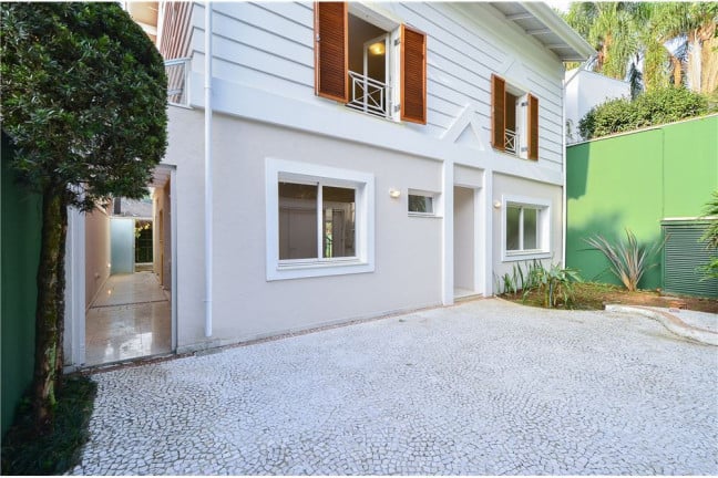 Casa com 4 Quartos à Venda,  em Alto Da Boa Vista - São Paulo