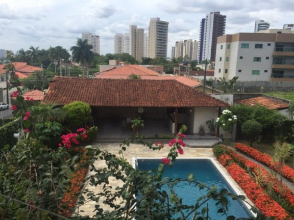 Imagem Casa com 5 Quartos à Venda,  em Aleixo - Manaus