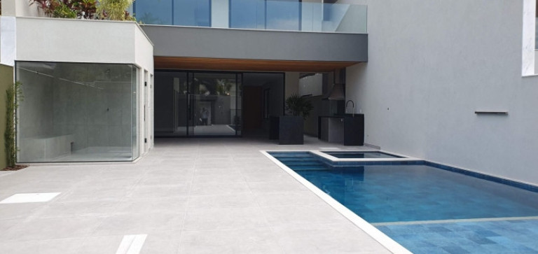 Casa com 5 Quartos à Venda, 420 m² em Barra Da Tijuca - Rio De Janeiro