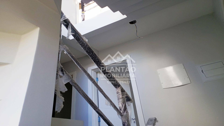 Foto do imóvel: Sobrado com 3 Quartos à Venda, 105 m² em Uberaba - Curitiba