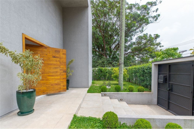 Casa com 4 Quartos à Venda,  em Alto Da Boa Vista - São Paulo