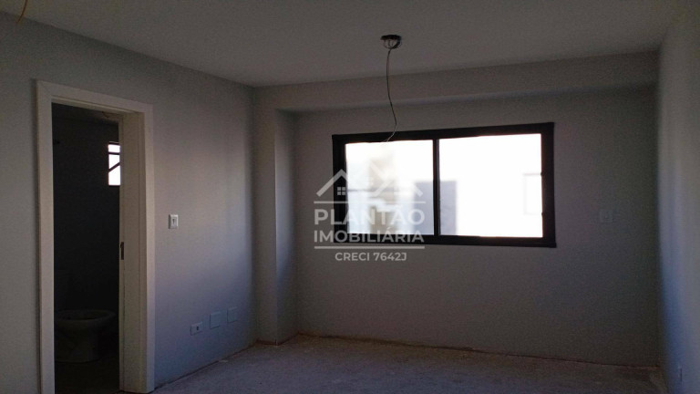 Foto do imóvel: Sobrado com 3 Quartos à Venda, 105 m² em Uberaba - Curitiba