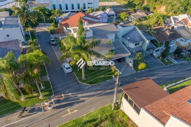 Imagem Casa de Condomínio com 4 Quartos à Venda, 325 m² em Ariribá - Balneário Camboriú