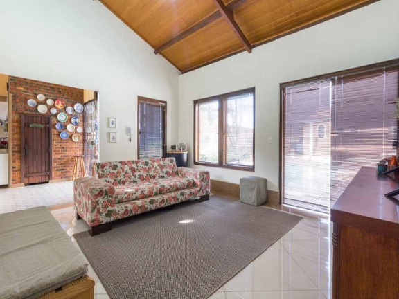 Imagem Casa com 4 Quartos à Venda, 360 m² em Três Barras - Contagem